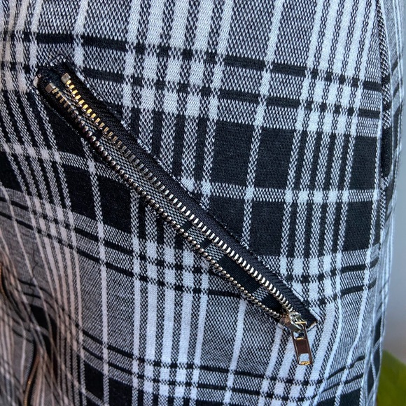 Black and White Plaid Mini Skirt with Attached Belt - Picture 10 of 10